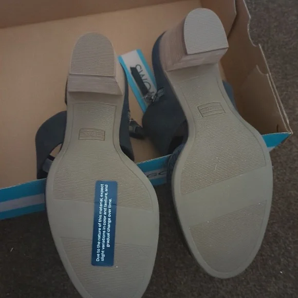 TOMS Milan Heels - Picture 7 of 9